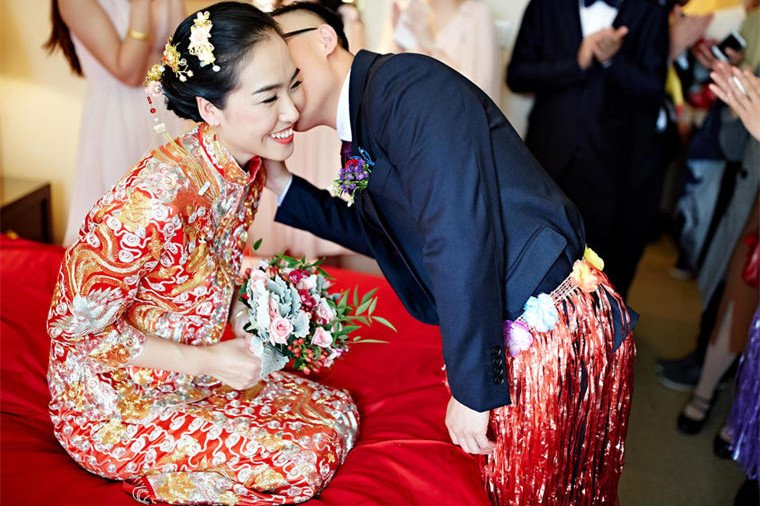 中国称之为古铜婚,英国称之为虞美人婚,俄罗斯则是白木婚.