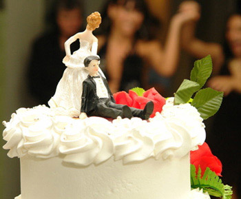 筹备婚礼时如何让婚礼蛋糕更具个性与创意