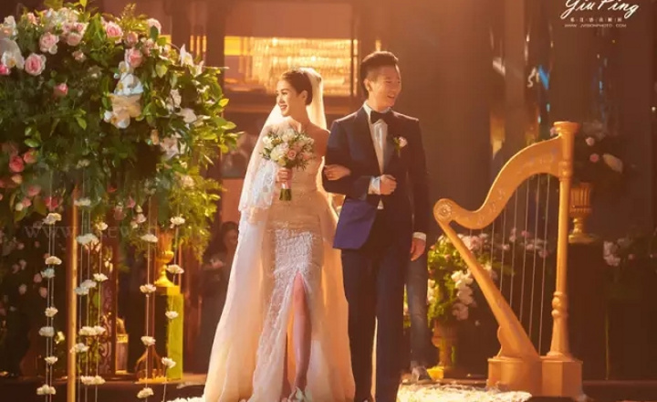 周杰伦花400万创作wedding song，普通人Hold住婚礼各