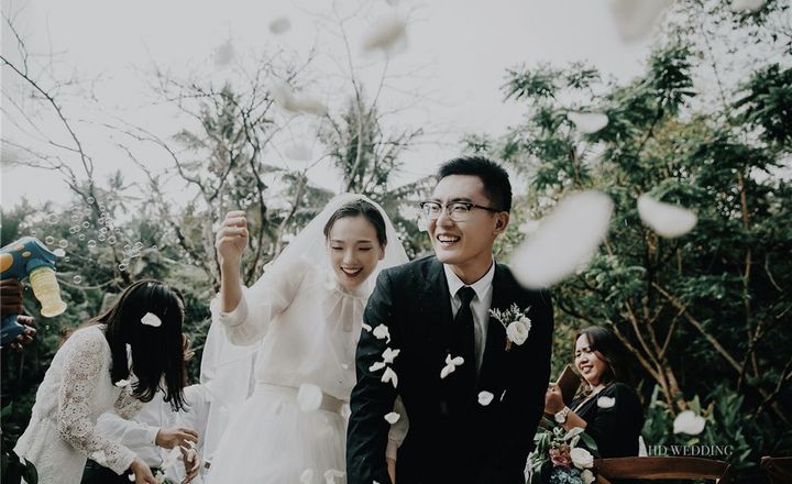 真实婚礼: 解锁巴厘岛婚礼新场地，这场森系婚礼